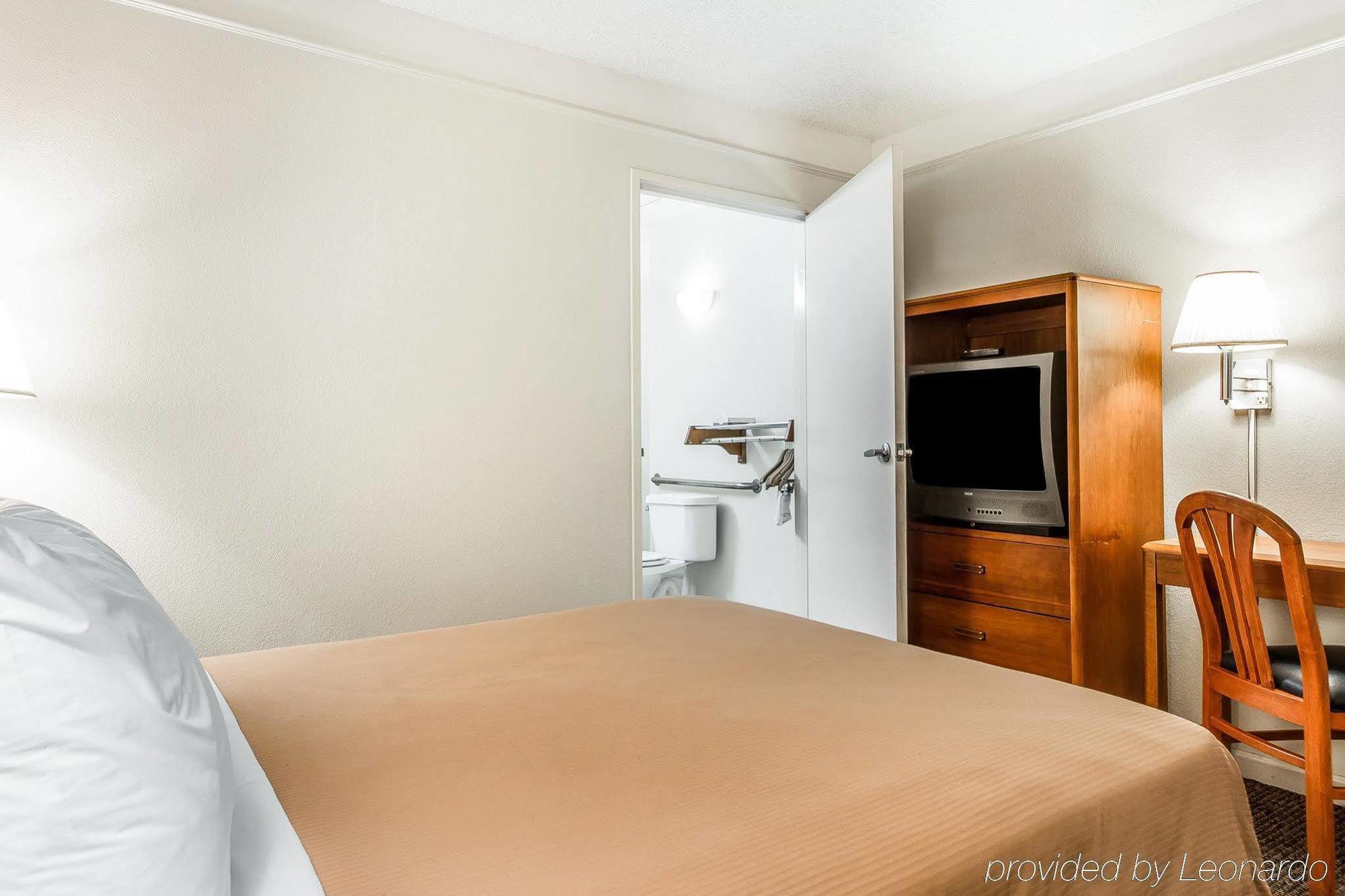 Quality Inn 斯托克顿 外观 照片