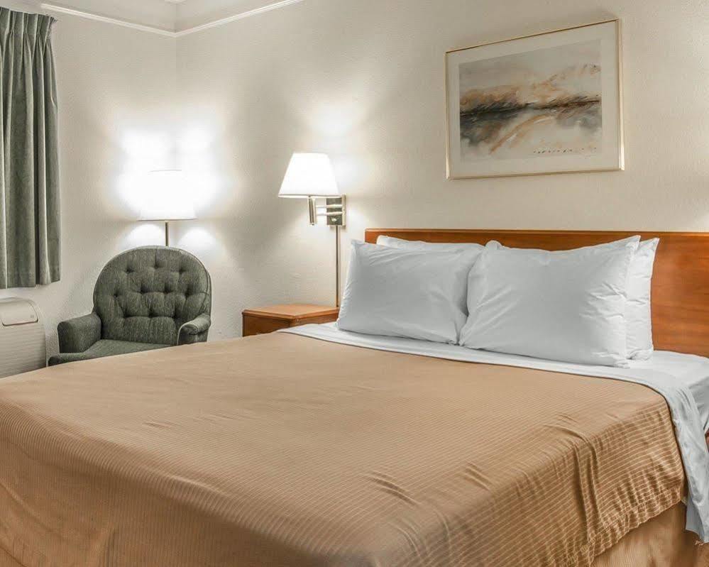 Quality Inn 斯托克顿 外观 照片